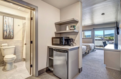 Angel Fire Hotel | Convenient Location | Elk Horn Lodge 301