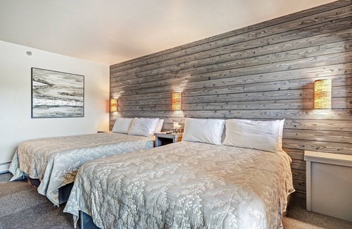Angel Fire Hotel | Convenient Location | Elk Horn Lodge 303
