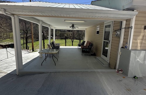 Goose Rock House | Convenient location! Newly remolded, restaurants, grocery