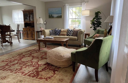 West of Town House | Convenient Mid Island House Nantucket-5 Bedrooms