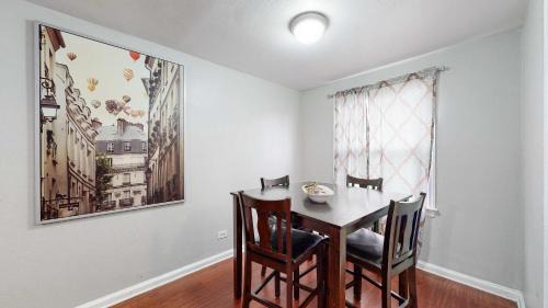 Dupont House | Convenient One bedroom with king bed near DIA