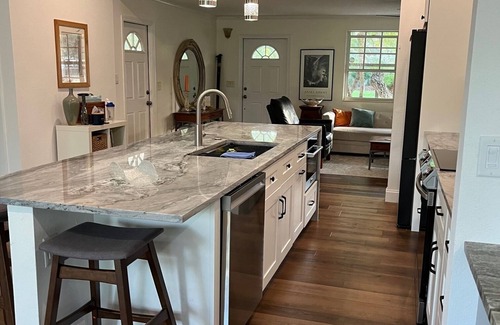 Arlington Park House | Convenient + Quiet + Relaxing/Close to Beaches + Close to Activities