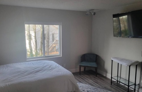 Glenburn Apartment | Convenient Rural Retreat