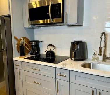 Elizabeth House | Convenient Stay Near Newark Airport