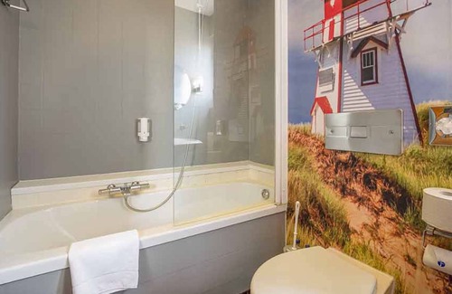Municipality of Noordwijk Hotel | Convenient Stay Near Noordwijk Beach & Historic Lighthouse! Free Breakfast!