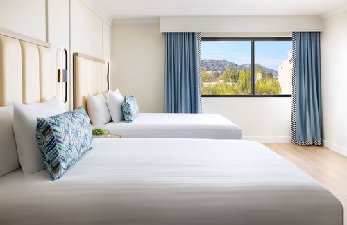 Calabasas Hotel | Convenient Stay, Superb Location! 4 Family-friendly Units, Dogs Allowed, Pool