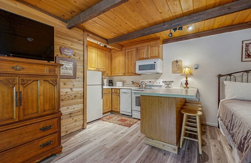 Elkhorn Apartment | Convenient Studio, Walking Distance to Sun Valley Lake - Shopping, Skiing Nearby