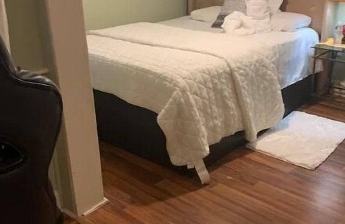 Stoneham House | Convenient to Boston attractions and businesses
