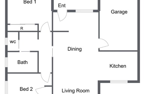 Orange Villa | Convenient Villa on McLachlan - Walk to the CBD