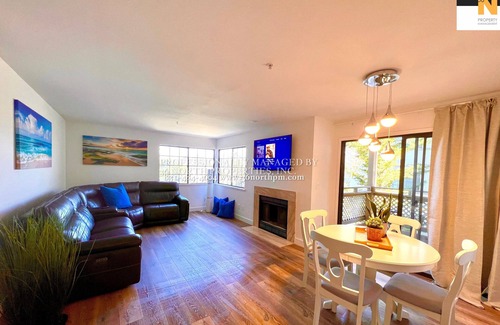 Del Rey Oaks Condo | Conveniently located Near Monterey & Carmel! 10 Minutes to Beaches.