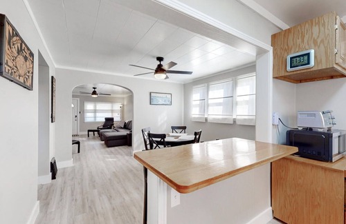 Rosedale House | Conveniently Located House with Exclusive Parking, Minutes to Downtown Baltimore
