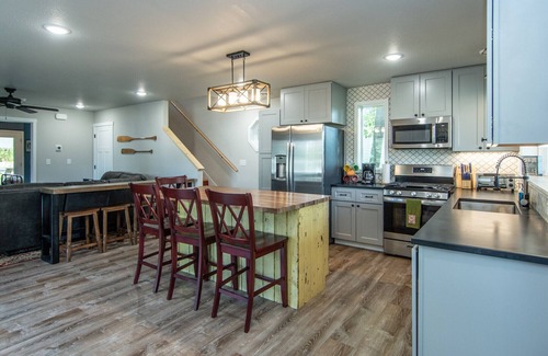 Isle Cabin | Conveniently located New Cabin at Lake Mille Lacs
