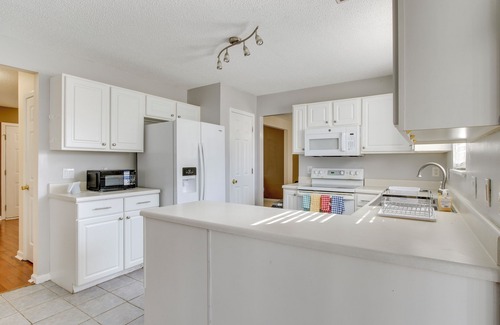 Huntcliff House | Conveniently Located Columbia Home w/Deck & Yard!