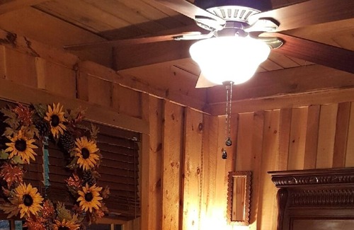 Hunter Ski Chalet | Conveniently Secluded, 1 Mile From Slopes and Festivals
