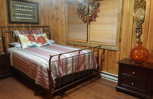 Hunter Ski Chalet | Conveniently Secluded, 1 Mile From Slopes and Festivals