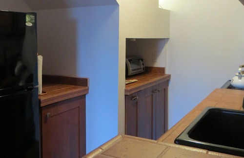 Shinnecock Hills Cottage | Converted Coach House - 1-BR Duplex, bay view, private, just renovated