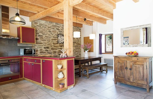 Mont Lozere et Goulet House | Converted barn at the foot of Mont Lozère in a hamlet with character