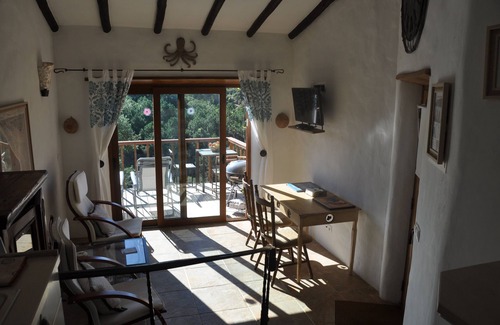 Obidos Apartment | Converted stables - double studio 8km Obidos with elevated deck & full kitchen
