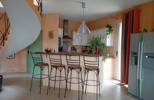 Arles Villa | Convivial house of architect with view of oliver groves