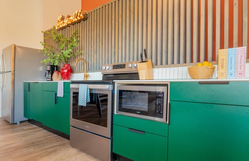 Buena Vista Apartment | Conway B202 by AvantStay | Stylish 2BDR in Downtown, 5 mins to Broadway