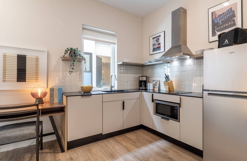 Buena Vista Apartment | Conway D103 by AvantStay | Modern Downtown Studio, Minutes to Broadway