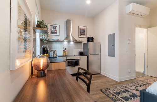 Buena Vista Apartment | Conway D103 by AvantStay | Modern Downtown Studio, Minutes to Broadway