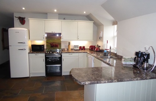 Blairgowrie Cottage | Coo Shed @ Dalnoid - private hot-tub, wifi, pet-friendly, mountain views,