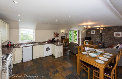 Blairgowrie Cottage | Coo Shed @ Dalnoid - private hot-tub, wifi, pet-friendly, mountain views,