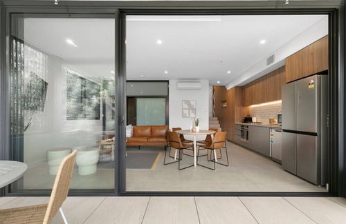 Coogee Apartment | Coogee Beachside Hideaway #3 – Cozy 1BR, Pet Friendly Retreat