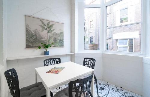 Coogee Apartment | Coogee Classic - Coastal Gem Close to Beach