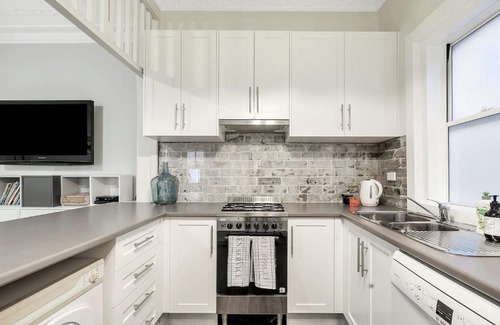 Coogee Apartment | Coogee Classic - Coastal Gem Close to Beach