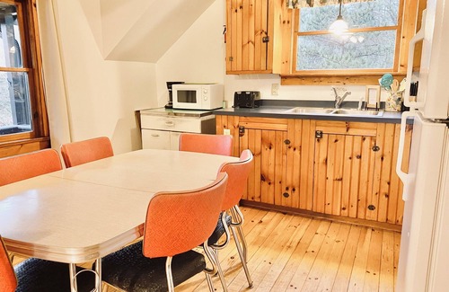 Cooksburg Cabin | Cook Forest-Pet Friendly-Free Firewood-A/C