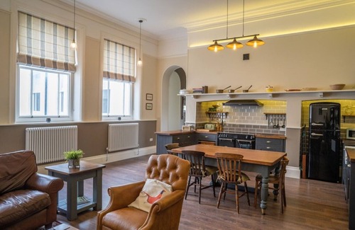 Littleham Apartment | Cook's suite, luxury 2 bed pet friendly family apartment within a stately home