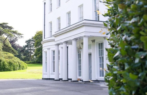 Littleham Apartment | Cook's suite, luxury 2 bed pet friendly family apartment within a stately home