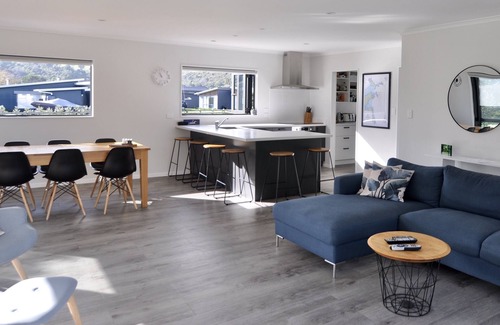 Cooks Beach House | Cooks Beach Voyager Holiday Home