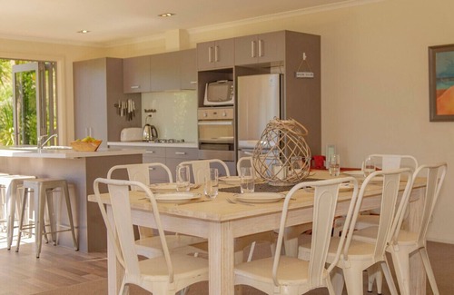 Cooks Beach Cottage | Cooks Getaway - Cooks Beach Holiday Home