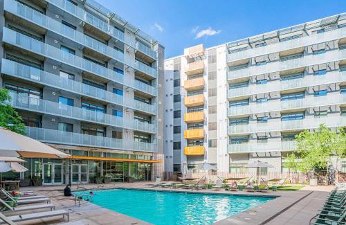 Evans Churchill Apartment | Cool 1BD Apartment in CDT with Gym Pool Parking