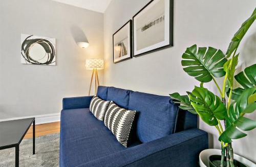Wrigleyville Apartment | Cool 2BR Apartment close to Fun City - Grace 2