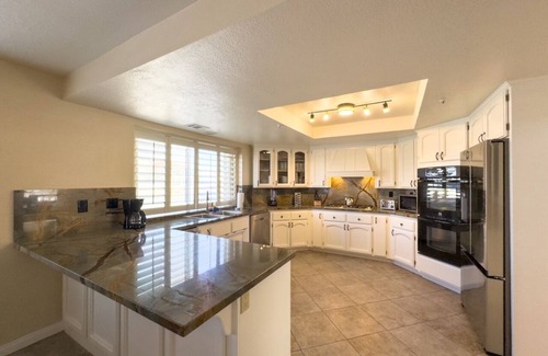 Spring Valley Lake House | Cool 4-bedroom house with AC in Victorville- Pool Table, On the Lake