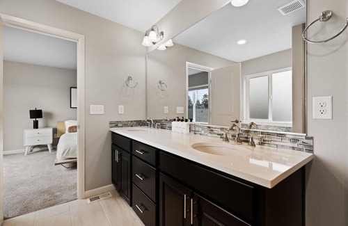 North Creek House | Cool Bothell 4BR w/W/D, nr Green Spaces, Dining & Shops, by Blueground
