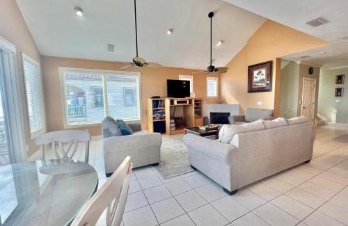 East End House | Cool Change- Sunset Beach- Beachfront- Pet-Friendly