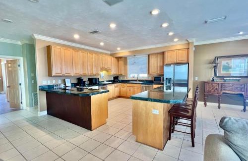 East End House | Cool Change- Sunset Beach- Beachfront- Pet-Friendly