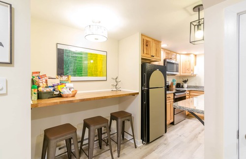 Bellefonte House | COOL CREEK COTTAGE: PSU Spring Creek Waterfront Oasis with Hot Tub