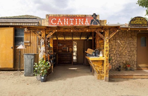 Leona Valley RV Rental | Cool Mini Glamping Pod in private campground with STARLINK WiFi in Leona Valley