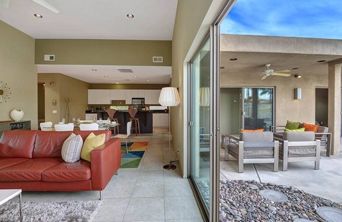 Racquet Club Estates House | Cool Modern Pool & Spa, 2 Bedroom + Private Den House.