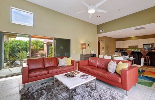 Racquet Club Estates House | Cool Modern Pool & Spa, 2 Bedroom + Private Den House.