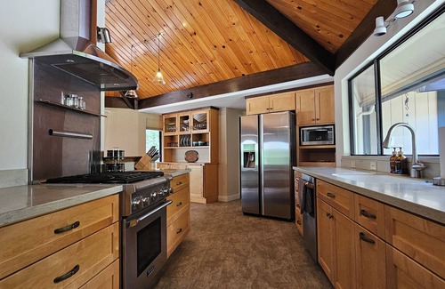 Auburn House | Cool off and Relax at the Little River Hideaway! Reserve your spot now!