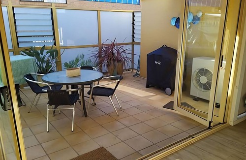 Batehaven Apartment | Cool Sands - Walk to the beach
