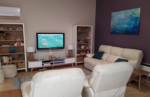 Batehaven Apartment | Cool Sands - Walk to the beach