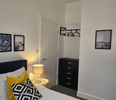 Folkestone Apartment | Coolinge Apartment
